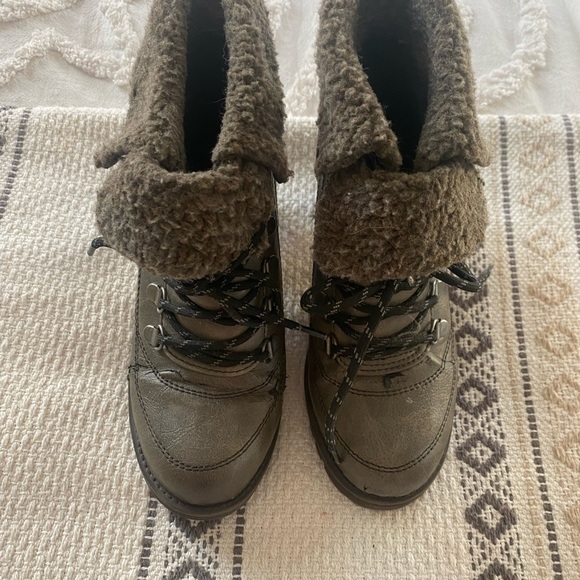 Winter Booties - Picture 4 of 12